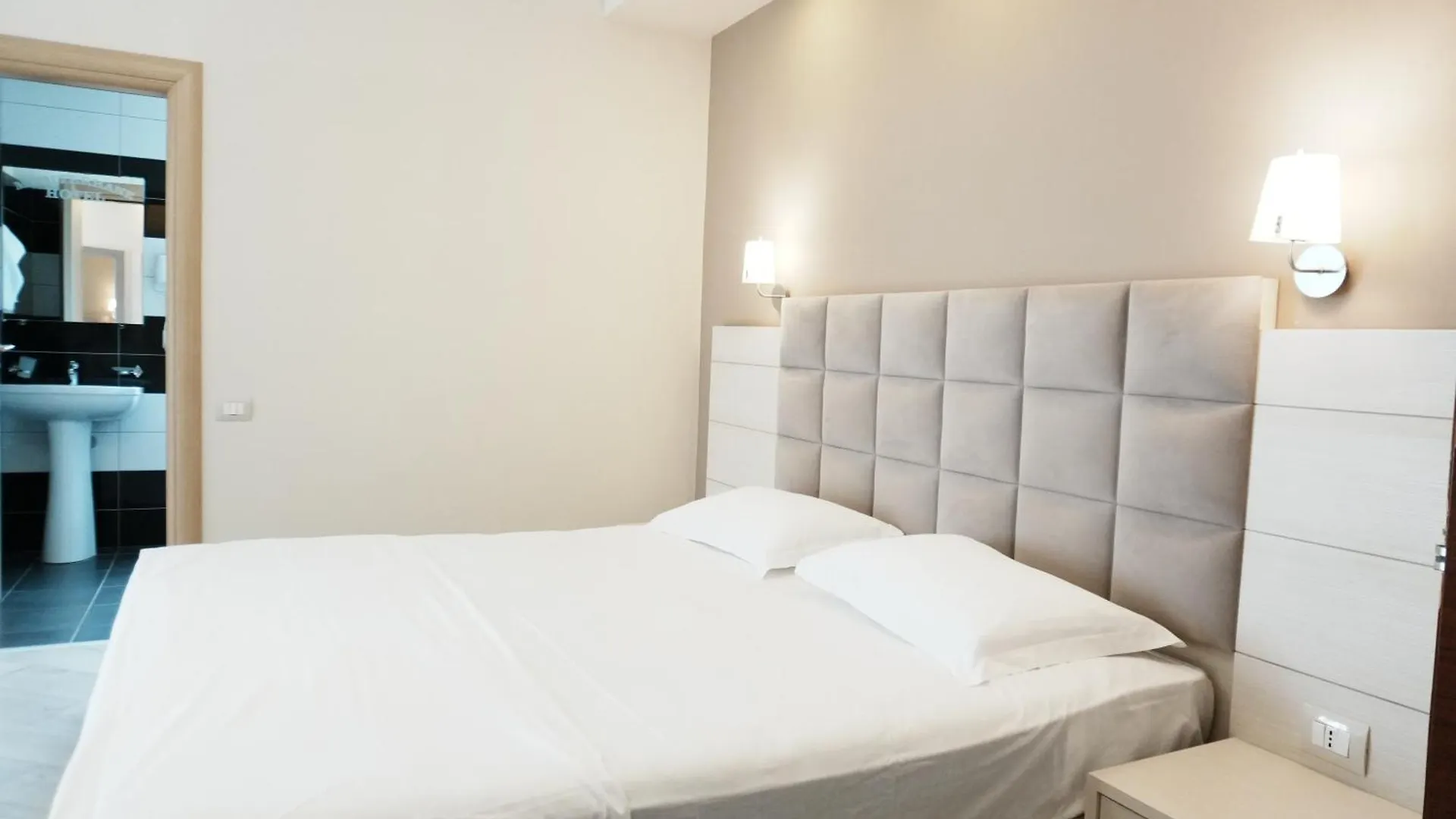Hotel Mediterrane Σαράντα