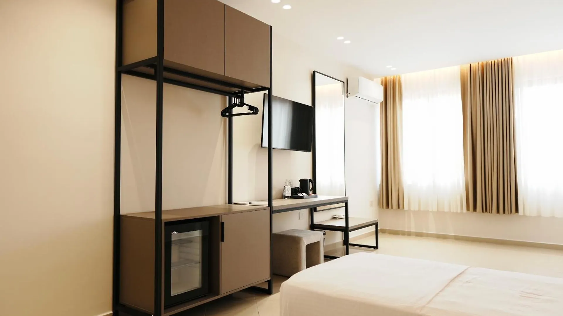 Hotel Mediterrane Sarande 4*,