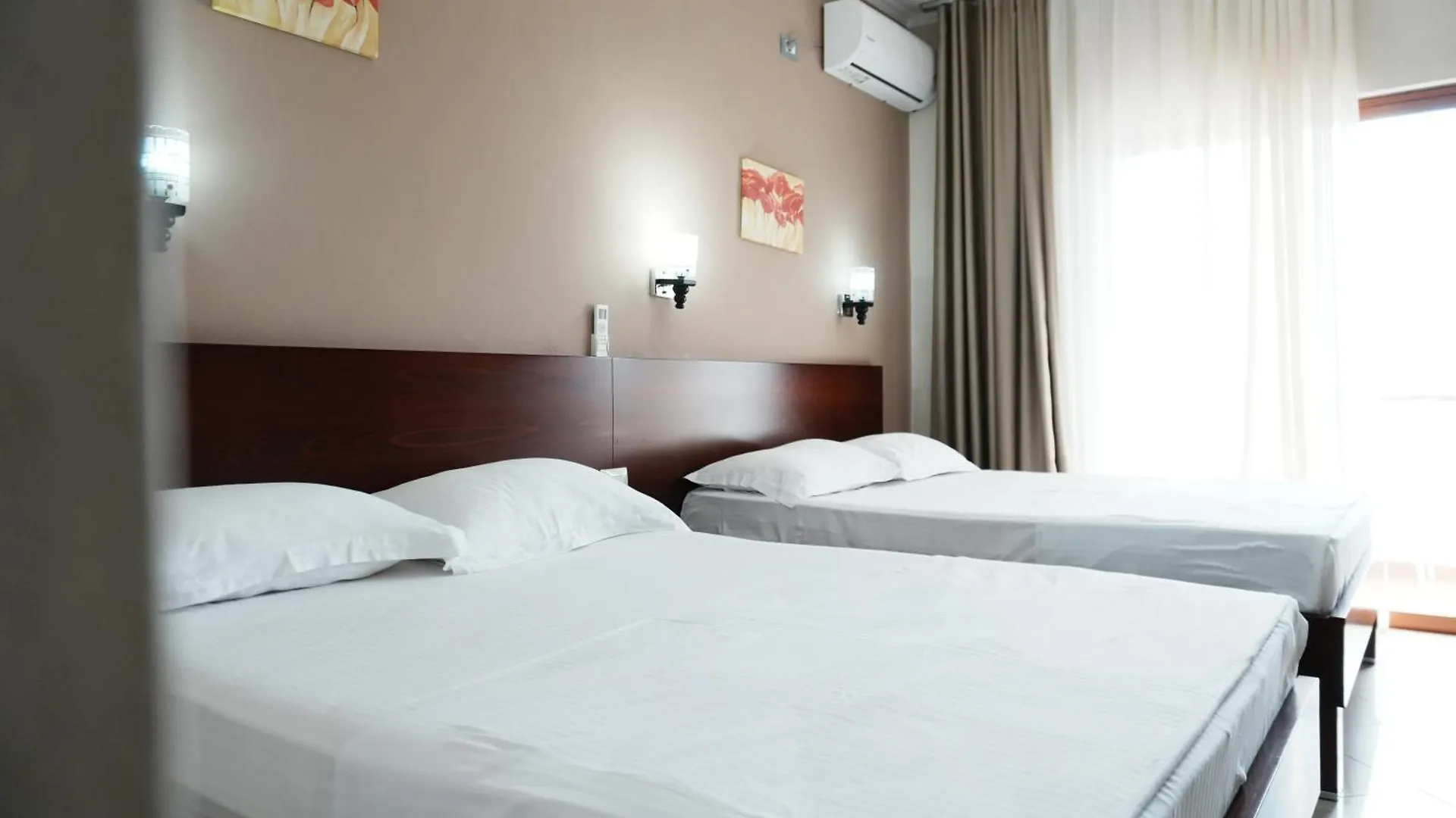 Hotel Mediterrane Sarande 4*,