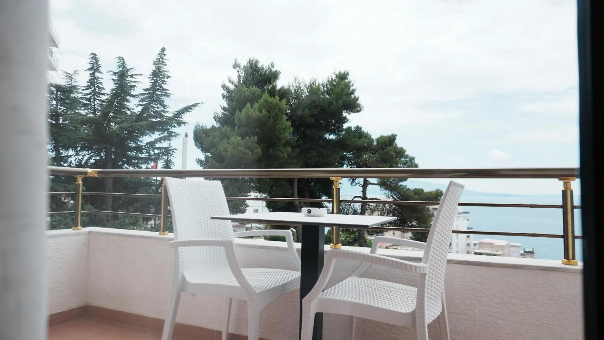 Hotel Mediterrane Sarande 4*,
