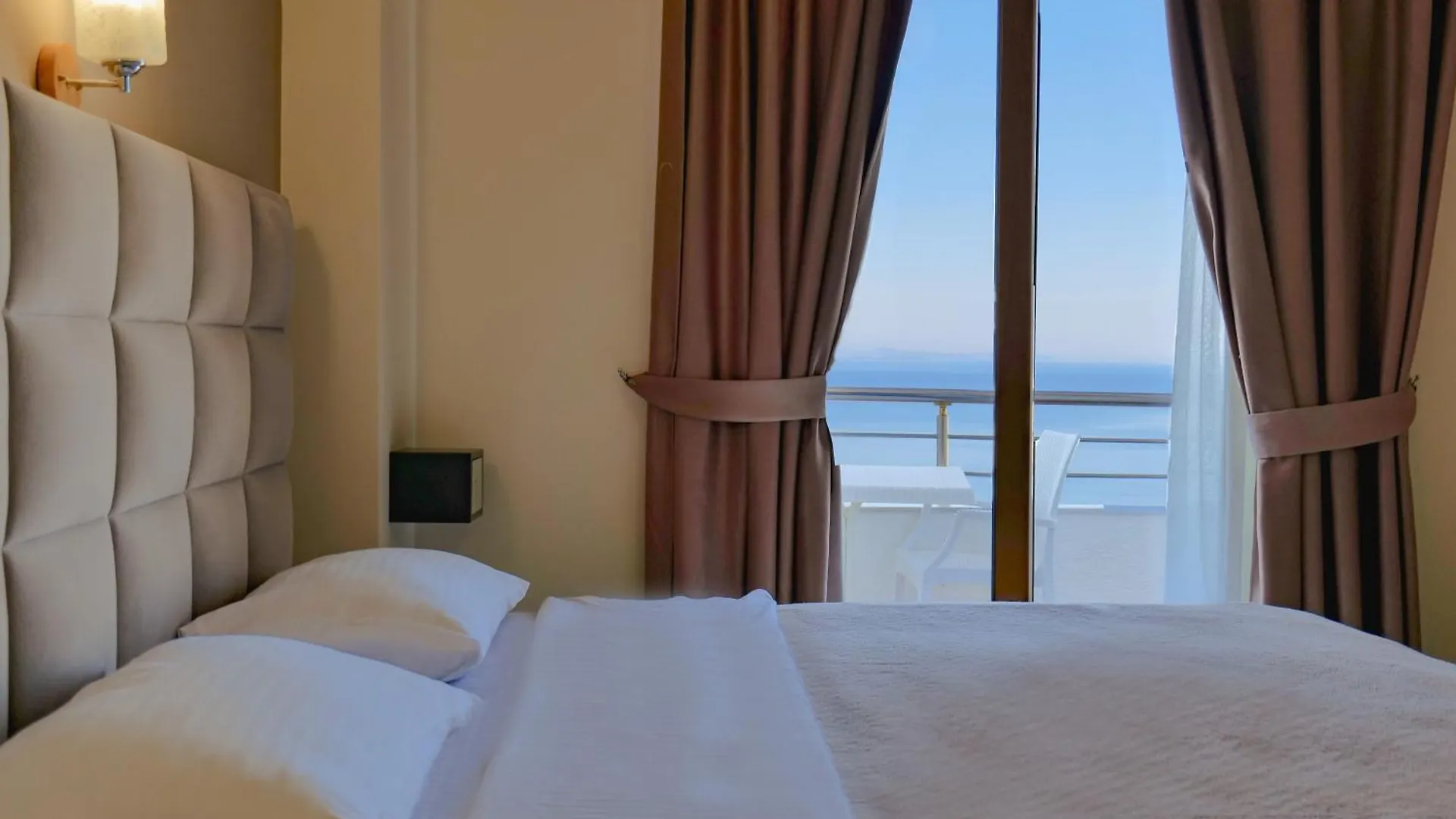 ****  Hotel Mediterrane Sarande Albania