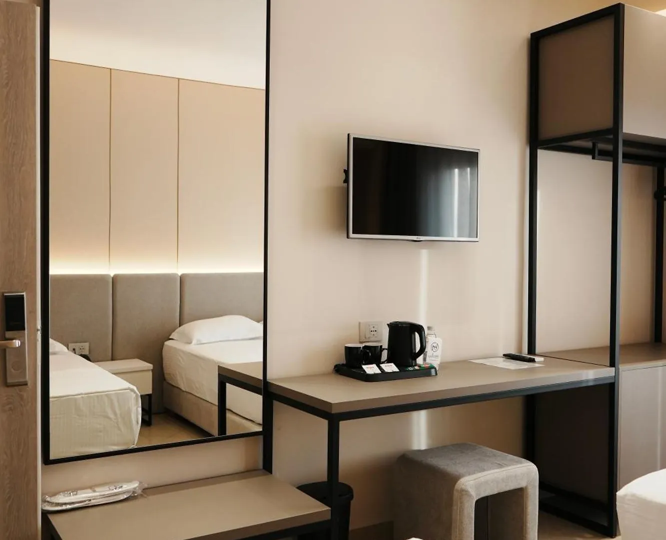 Hotel Mediterrane Sarande 4*,